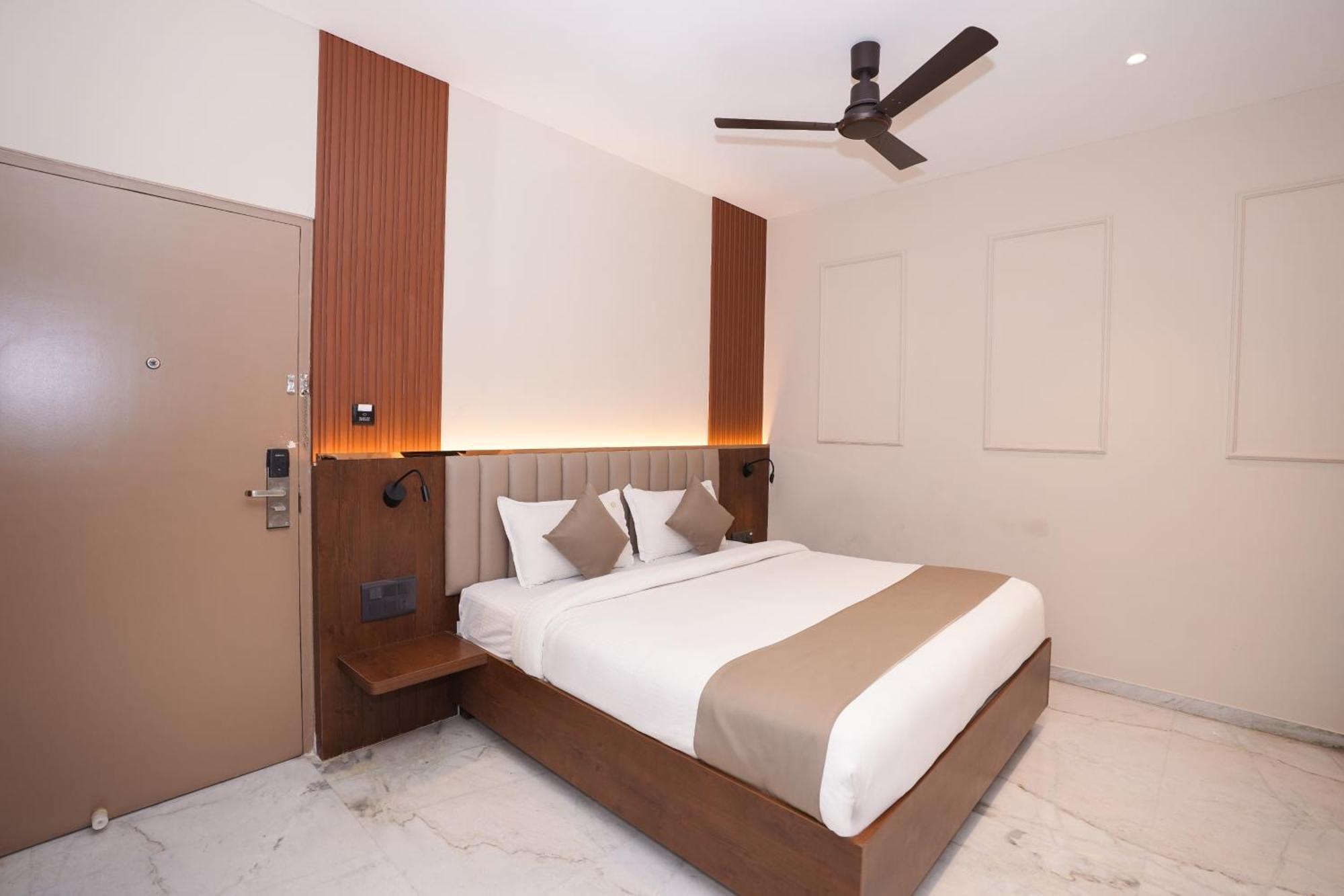 Vaishnavi Residency Hotel Bangalore Exterior photo