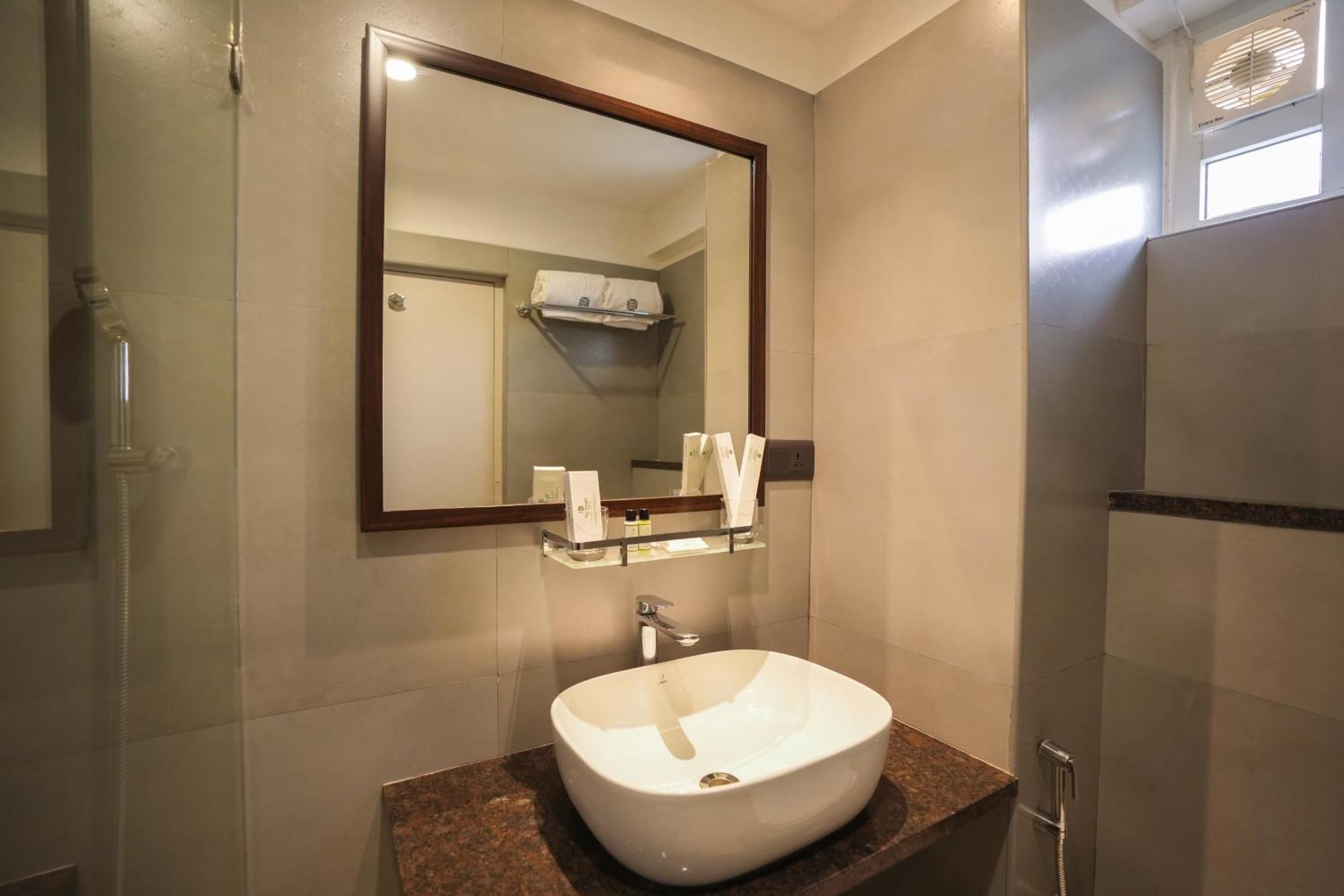 Vaishnavi Residency Hotel Bangalore Exterior photo